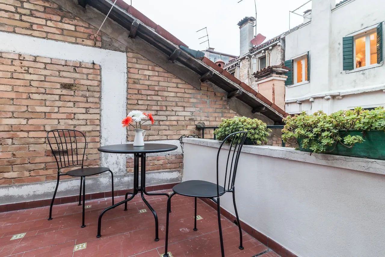 Rialto Bridge Large Venetian Style With Lift Apartment Italy